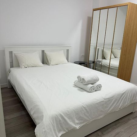 Catedral Apartment Бухарест Екстер'єр фото